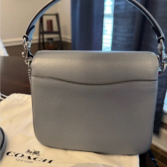 🩵 Coach Cassie Crossbody Bag 19 (in Excellent Used Condition )! 🩵 - Picture 7 of 17